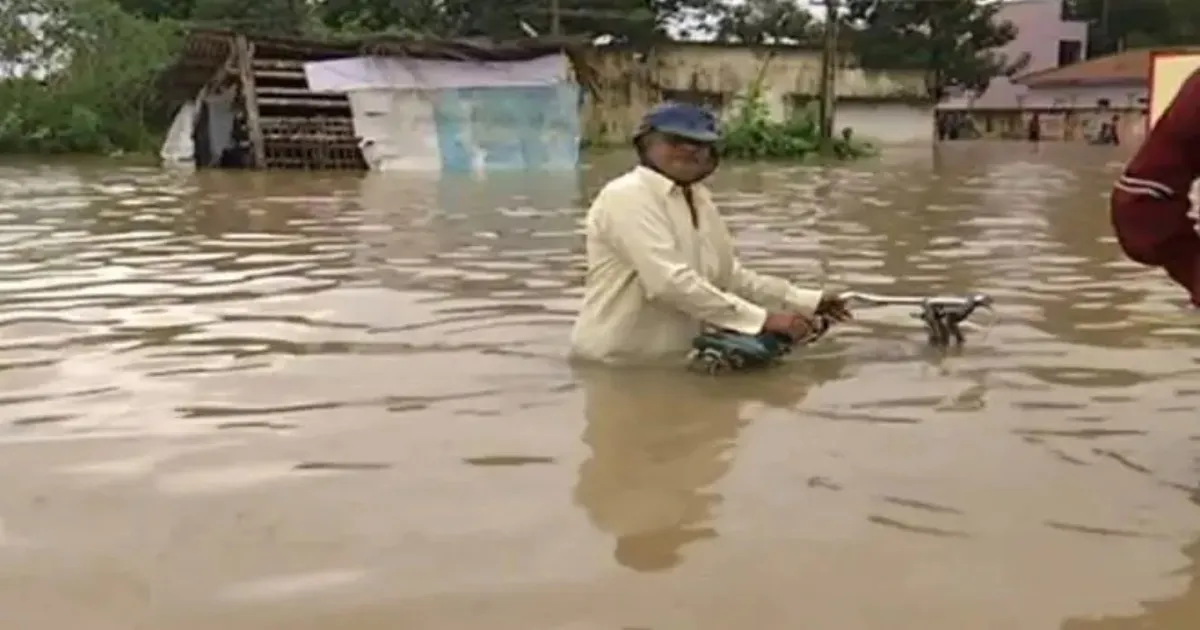 Monsoon Fury: Heavy Rains Flood Gondia, Bhandara; Villages Isolated, Roads Submerged