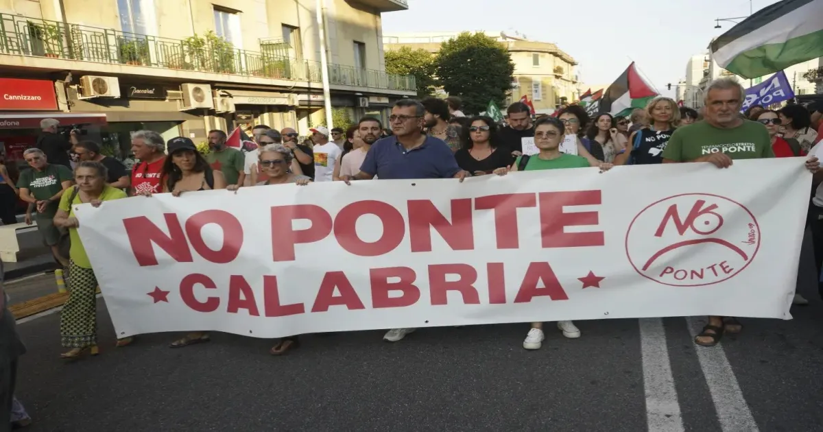 Sicily’s Bridge Plan Ignites Massive Protests