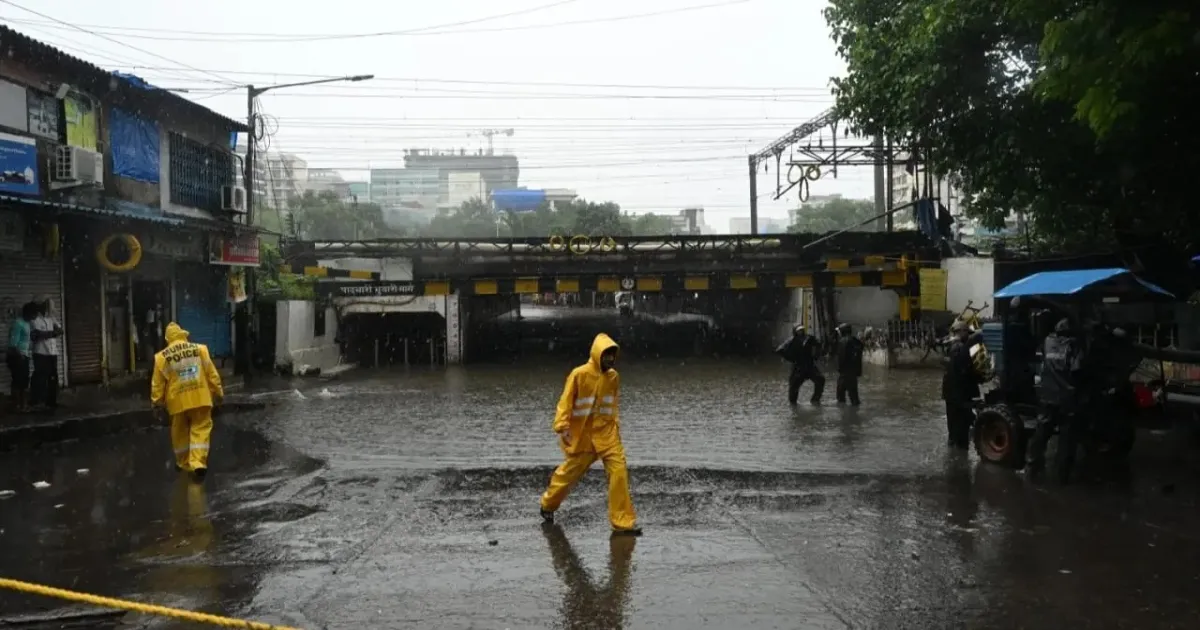 Mumbai Reels Under Heavy Rains for Third Day, Low-Lying Areas Flooded
