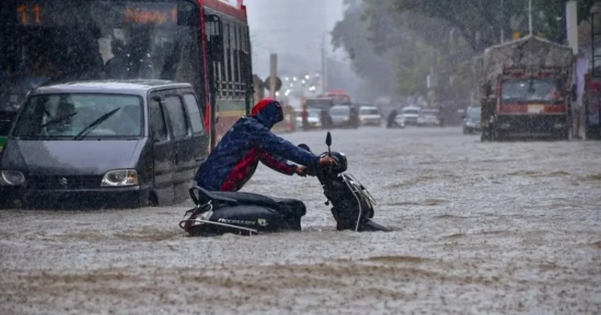 Flood Chaos Grips Nanded: Over 200 Stranded, Army Leads Rescue Mission