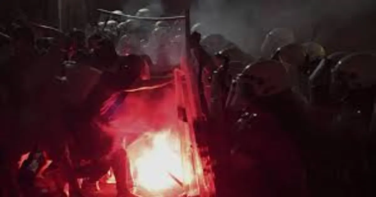 chaos-in-serbia-tear-gas-protests-and-a-president-under