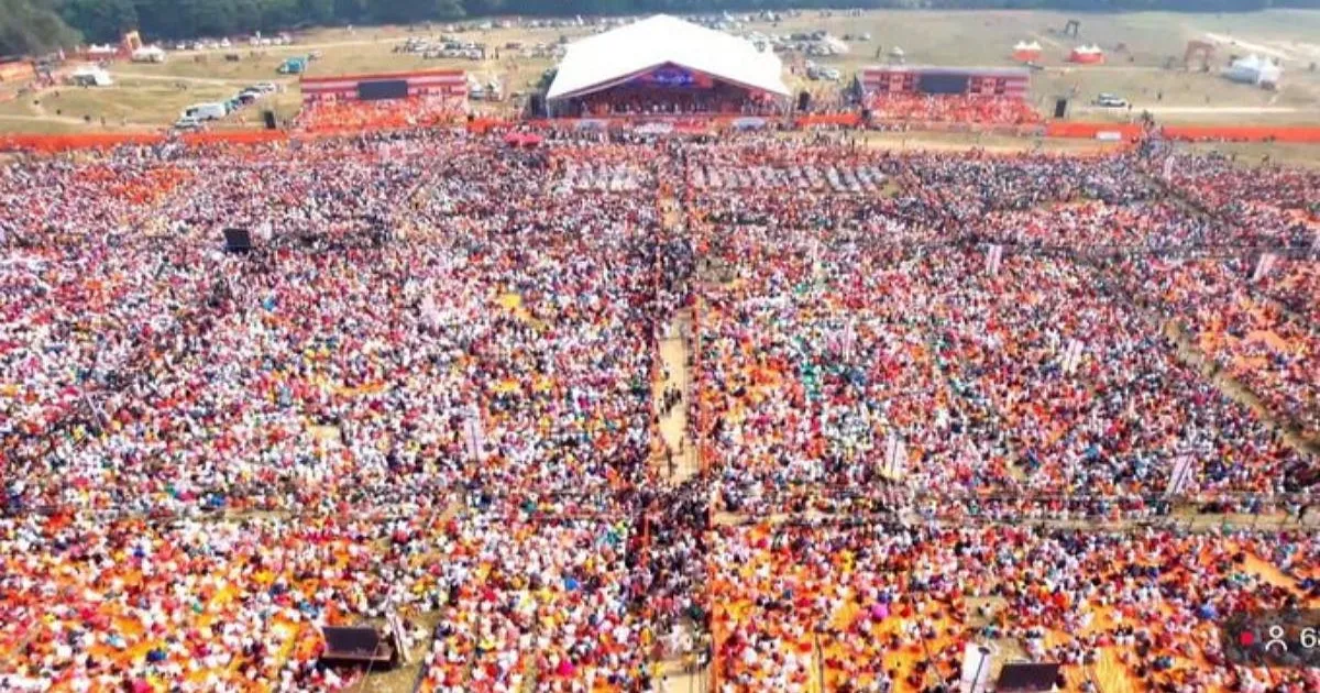 5 Lakh Gather at Kolkata’s Brigade for Historic Mass Bhagavad Gita Recital