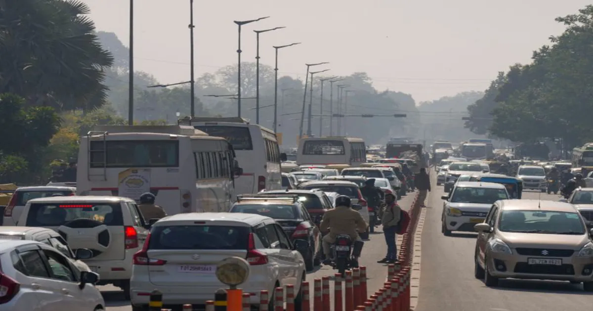 Delhi Police Alerts Commuters: Traffic Curbs for Republic Day Rehearsals