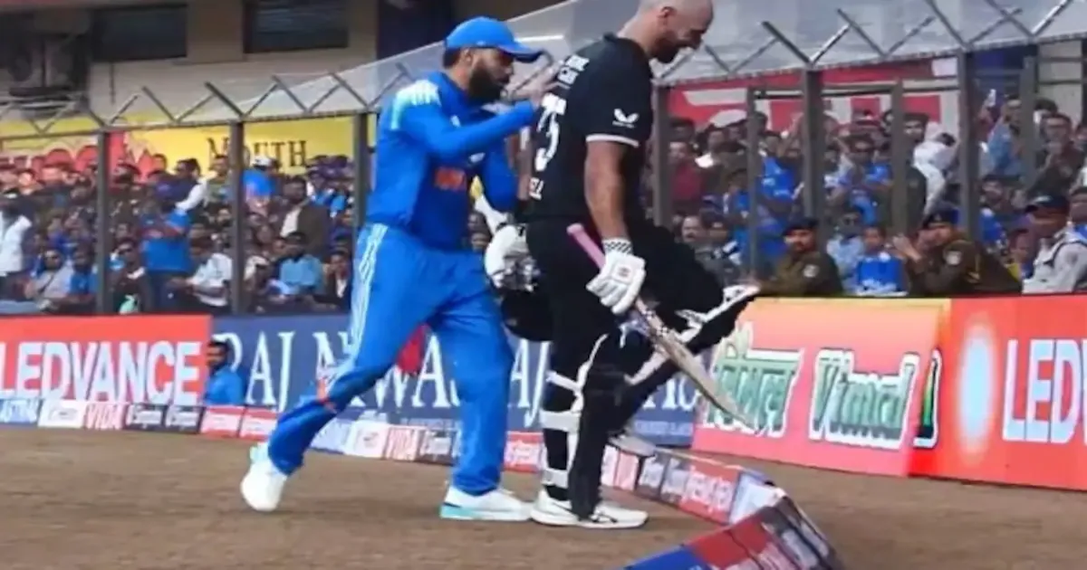 Virat Kohli’s Playful Push Hilarious Moment with Daryl Mitchell Goes Viral