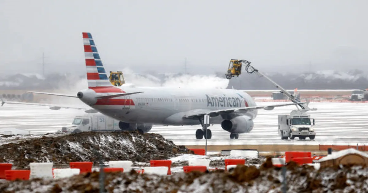 Massive US Winter Storm Grounds Thousands of Flights, Triggers Power Outages