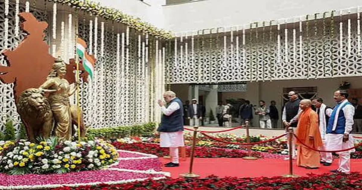 Amit Shah Urges UP Voters to Reject Caste and Dynasty Politics