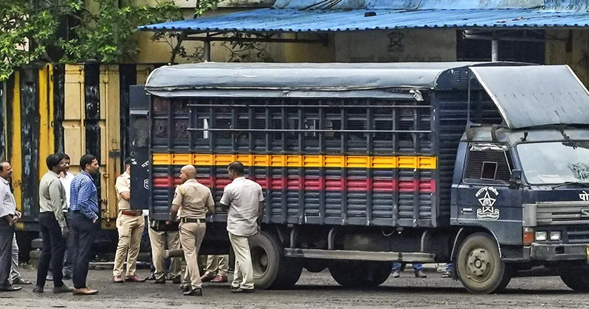 SUV Trapped, Bullets Fly: Sultanpur Police Corner Gang of Criminals