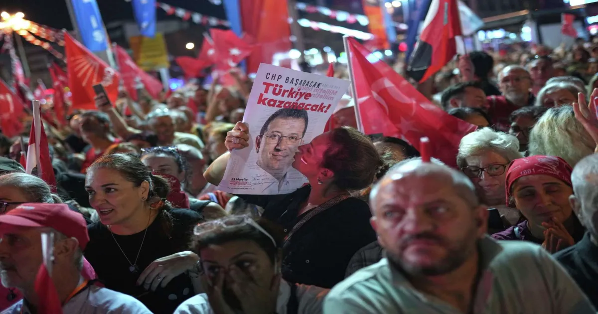 Istanbul Mayor, 47 Officials Nabbed in Corruption Sting
