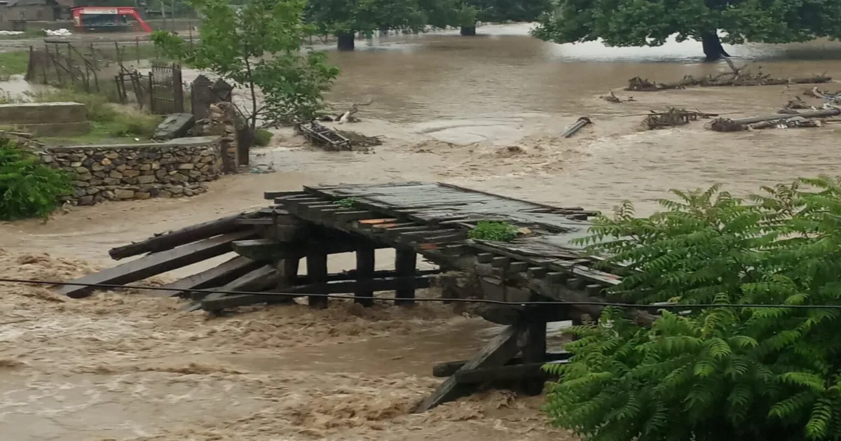 kashmir-floods-rains-shut-schools-block-srinagar-jammu-hi