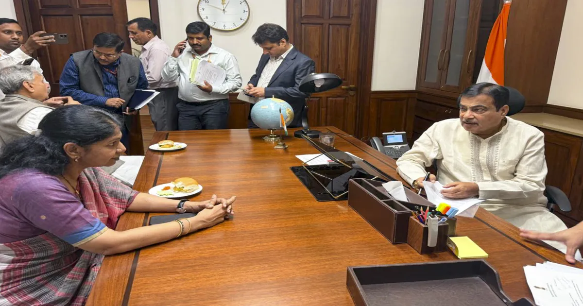 Kanimozhi Meets Nitin Gadkari; Discusses Road Safety Concerns in Tuticorin
