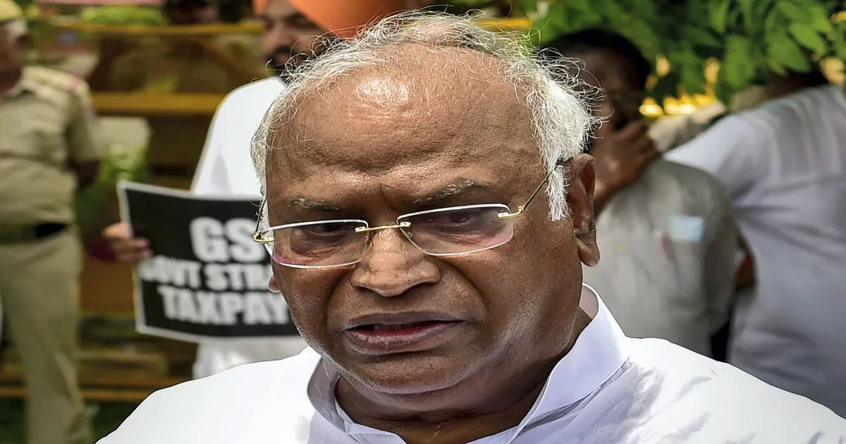 Kharge Slams Modi Govt Over China’s Exit from Indian Manufacturing, Export Curbs