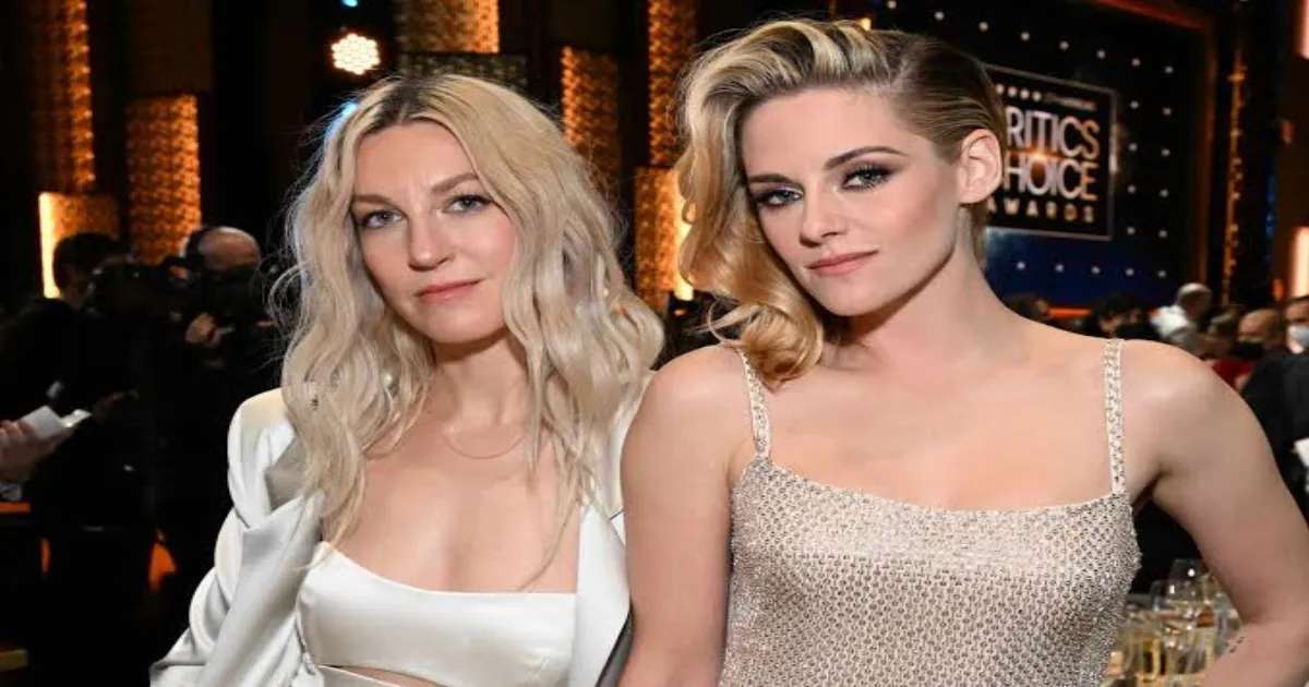 kristen-stewart-marries-girlfriend-dylan-meyer-in-intim