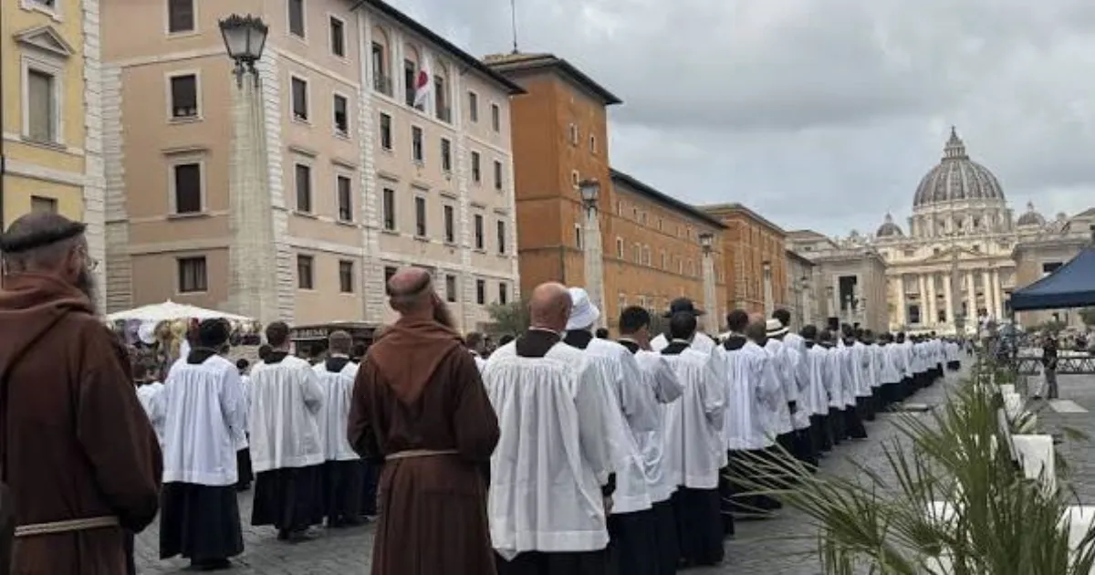 Traditionalists Proceed With Latin Mass Consecrations Despite Pope Leo XIV's Opposition