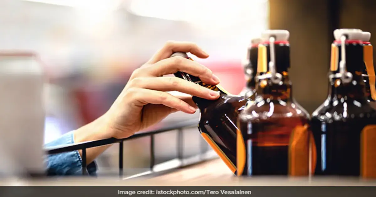 Delhi’s Liquor Boom: ₹2,662 Crore Haul from 16.96 Crore Bottles in Q1FY26!