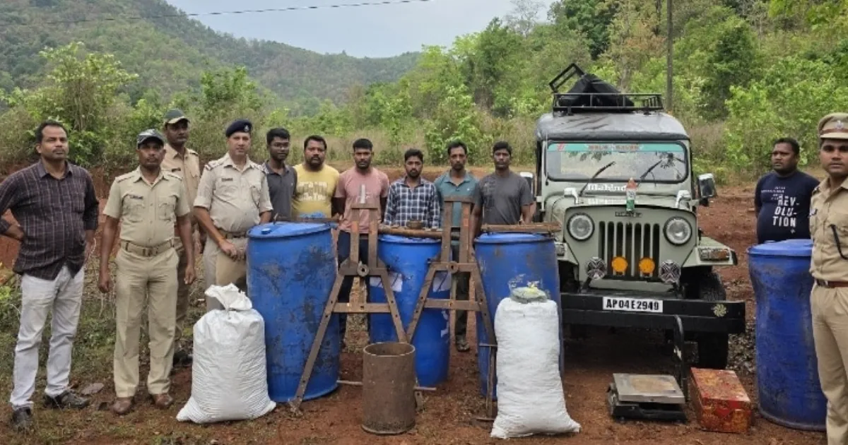 Odisha Police Bust Mobile Hashish Oil Unit in Malkangiri, Seize Chemicals Worth Rs 100 Crore