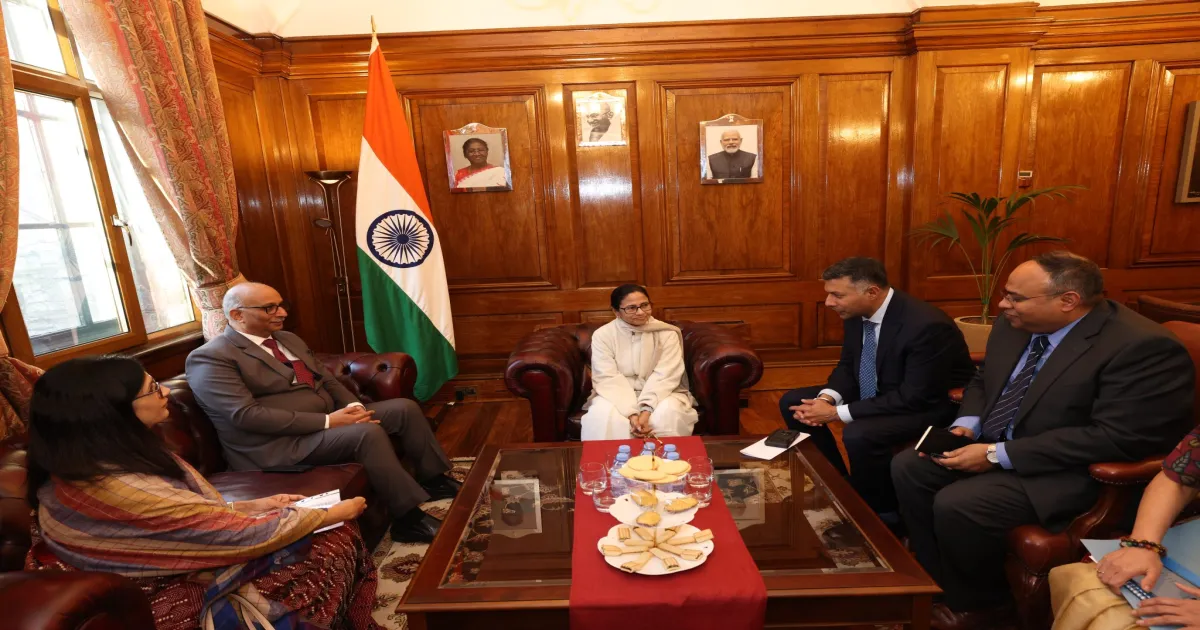 Mamata Banerjee in London! Woos British Investment for West Bengal