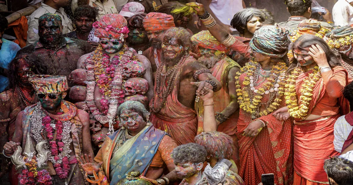 naga-sadhus-celebrate-bhasma-holi-with-funeral-ashes-in