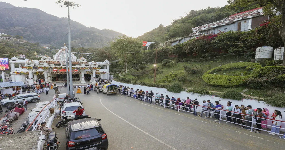 Navratri Rush At Vaishno Devi! Devotees Swarm Shrine On Day 1