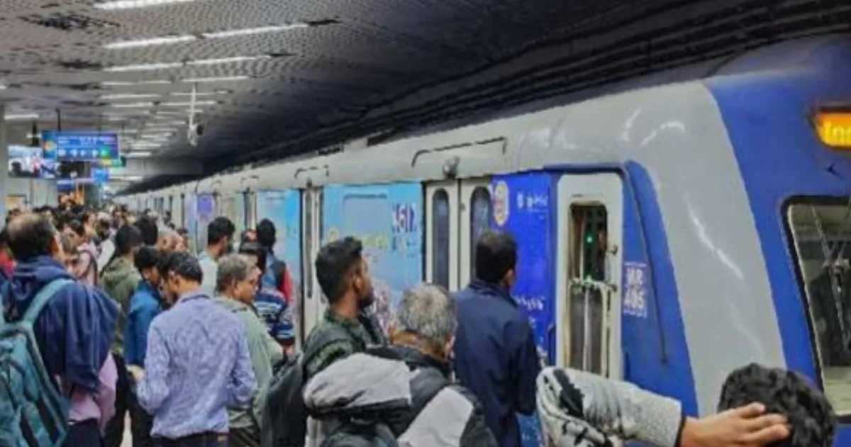 Panic Erupts as Smoke Fills Kolkata Metro Coach