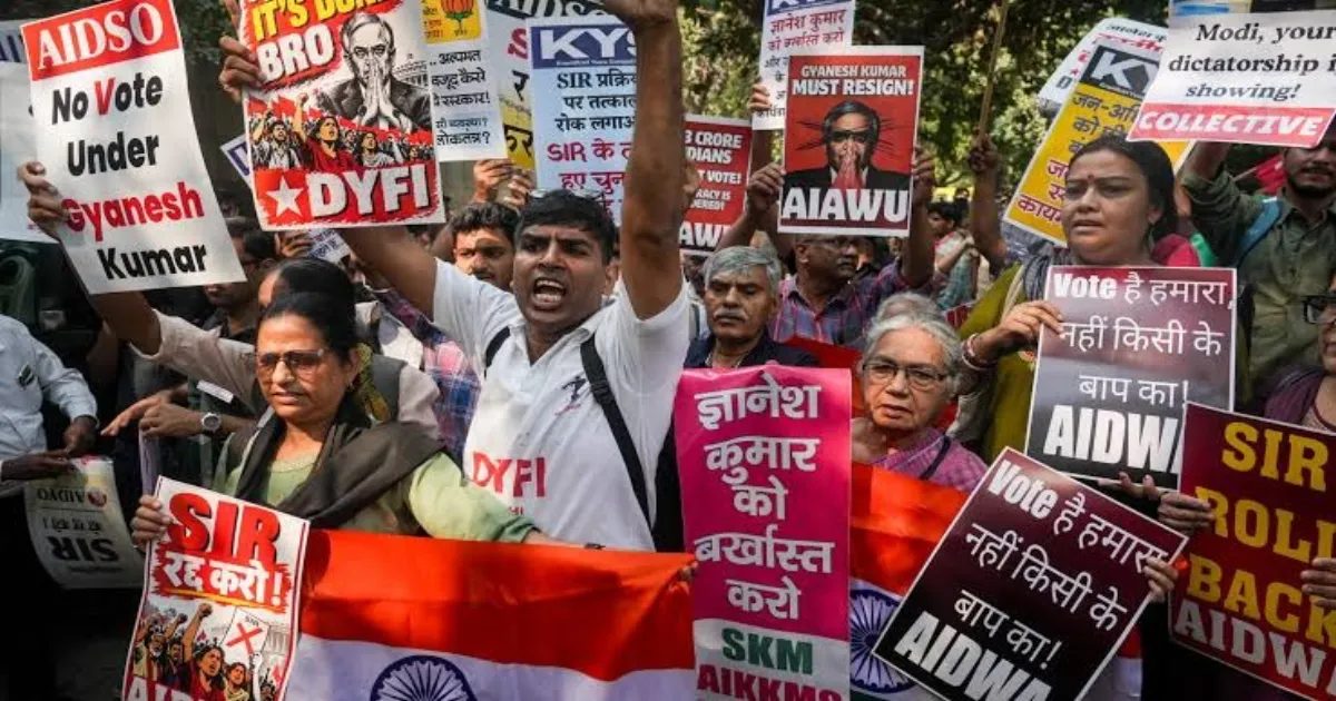 Delhi Police Detain Demonstrators During Anti-SIR March Near Election Commission Headquarters