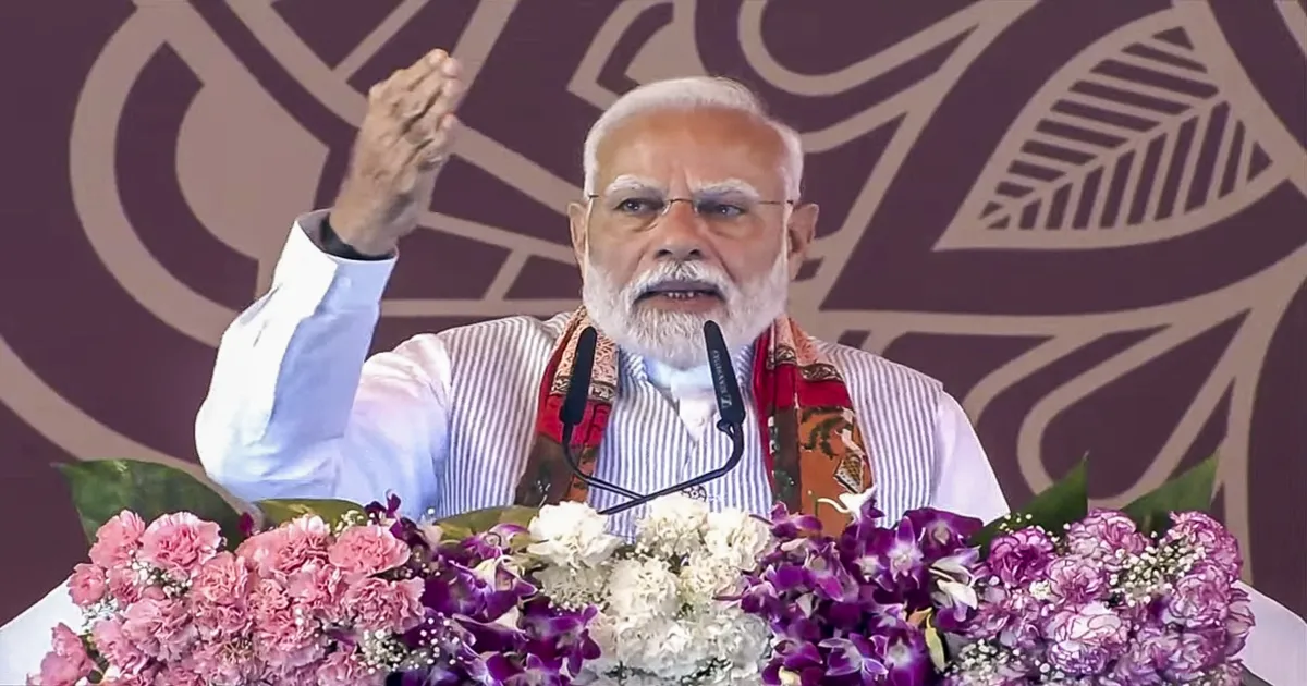 PM Modi's Big Varanasi Push! Rs 3,880 Cr Projects Inaugurated