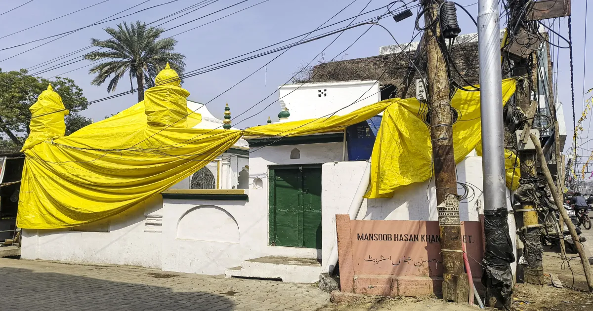 holi-day-up-police-to-cover-mosques-in-sensitive-areas