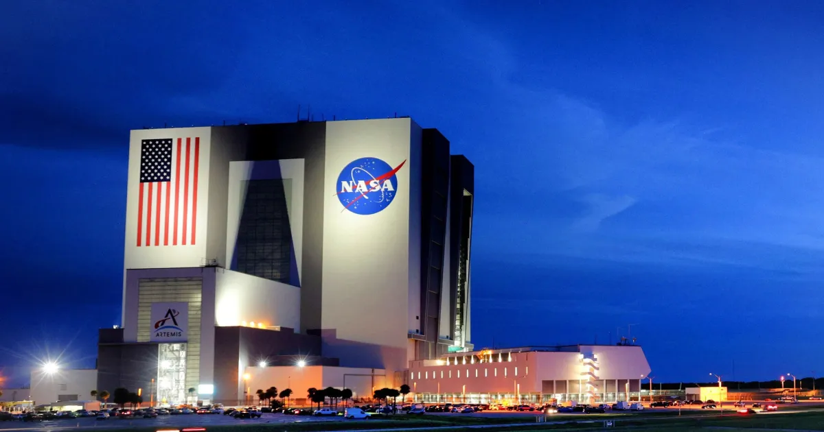 NASA's Shocking Exodus: Thousands of Top Experts Flee, Threatening Moon and Mars Missions!