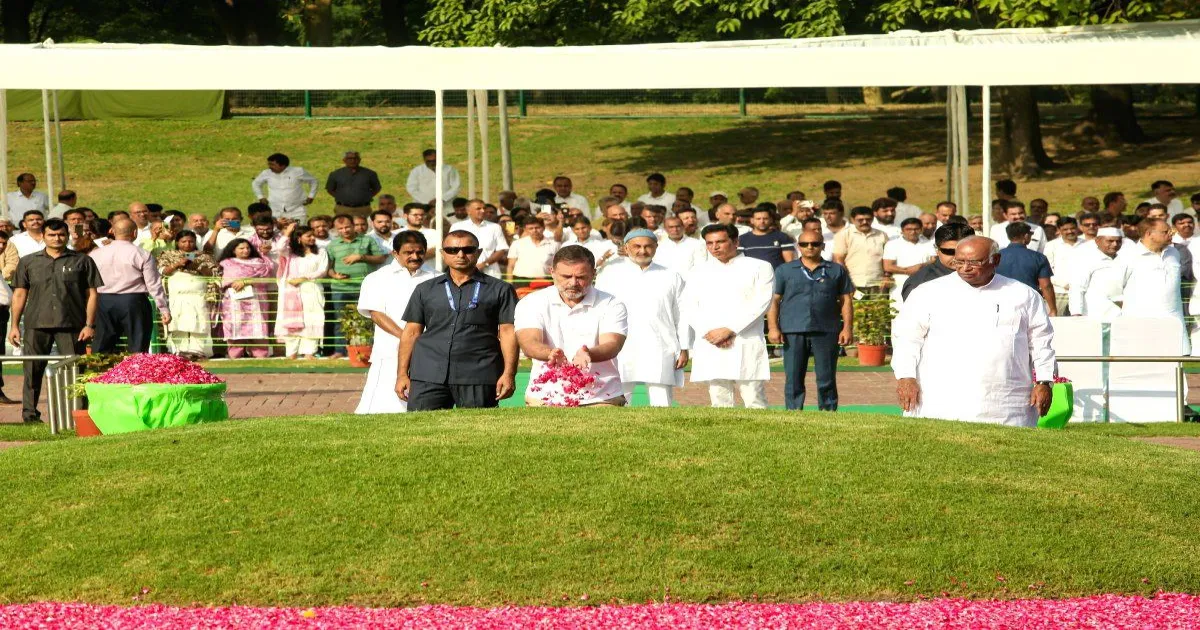 Rahul Gandhi, Kharge Offer Floral Tributes To Jawaharlal Nehru In Delhi