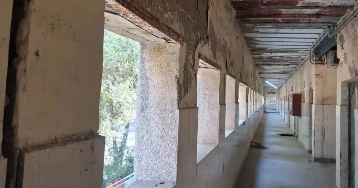 Delhi Plans Demolition Of 34 Government Schools Over Safety Concerns