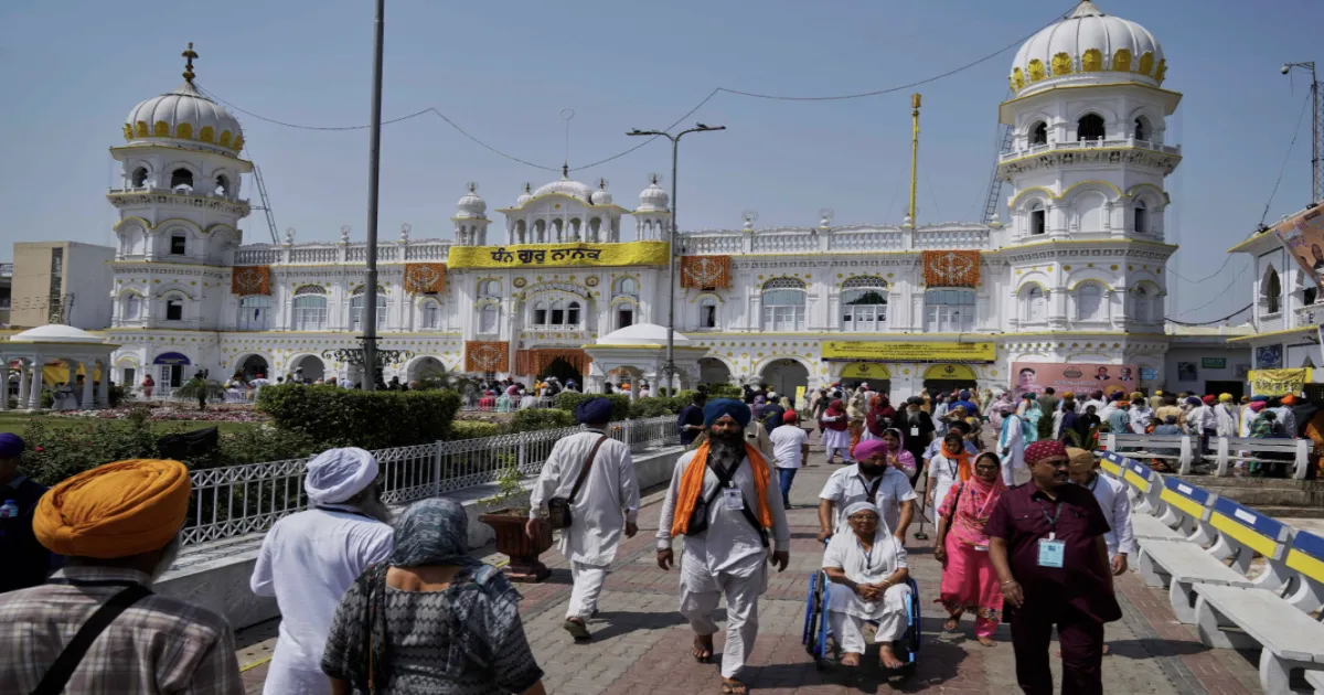 a-rare-season-of-unity-thousands-of-sikh-pilgrims-celeb