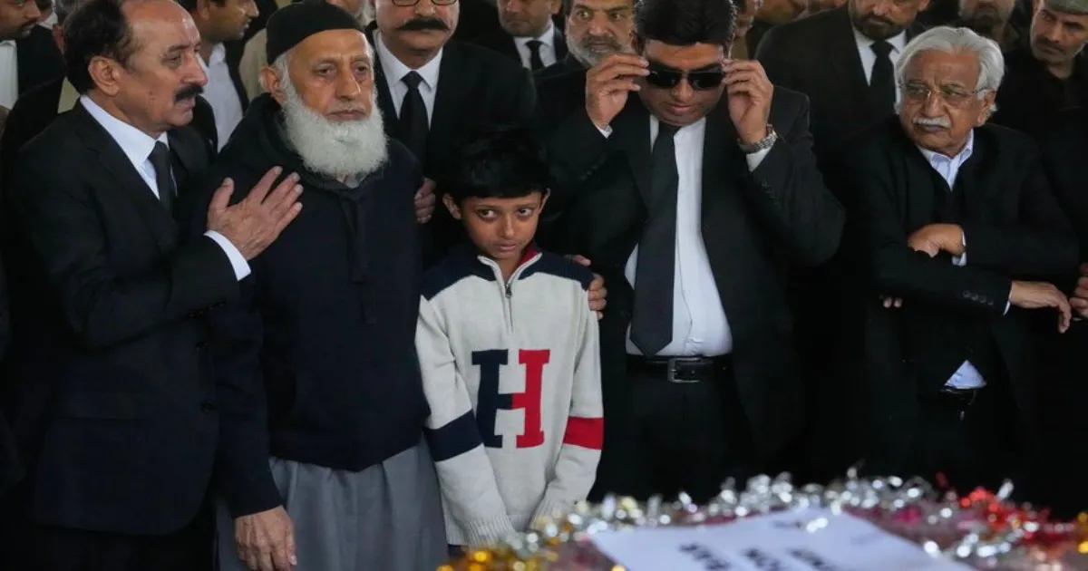 Pakistan’s PM Offers Talks To Afghanistan After Deadly Suicide Attack In Islamabad