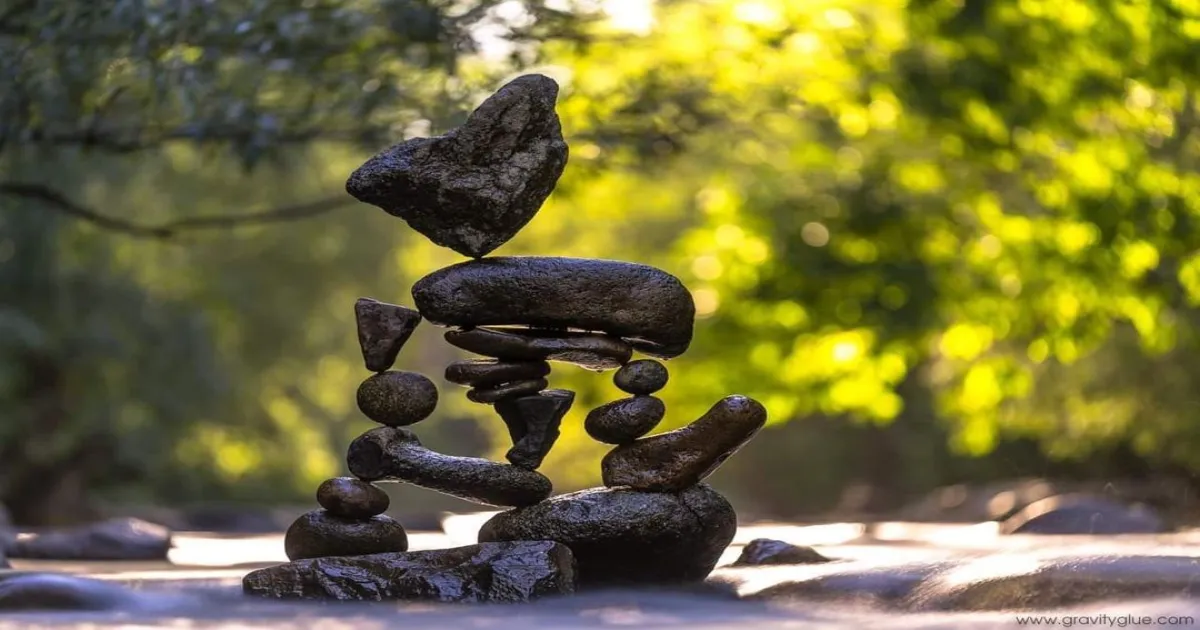 balancing-acts-pune-engineer-turned-artist-uses-rocks-t