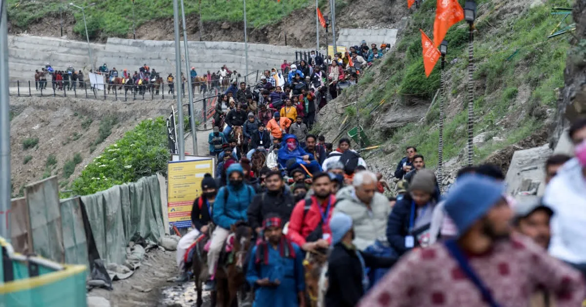 amarnath-yatra-roars-back--over-7900-pilgrims-surge-to