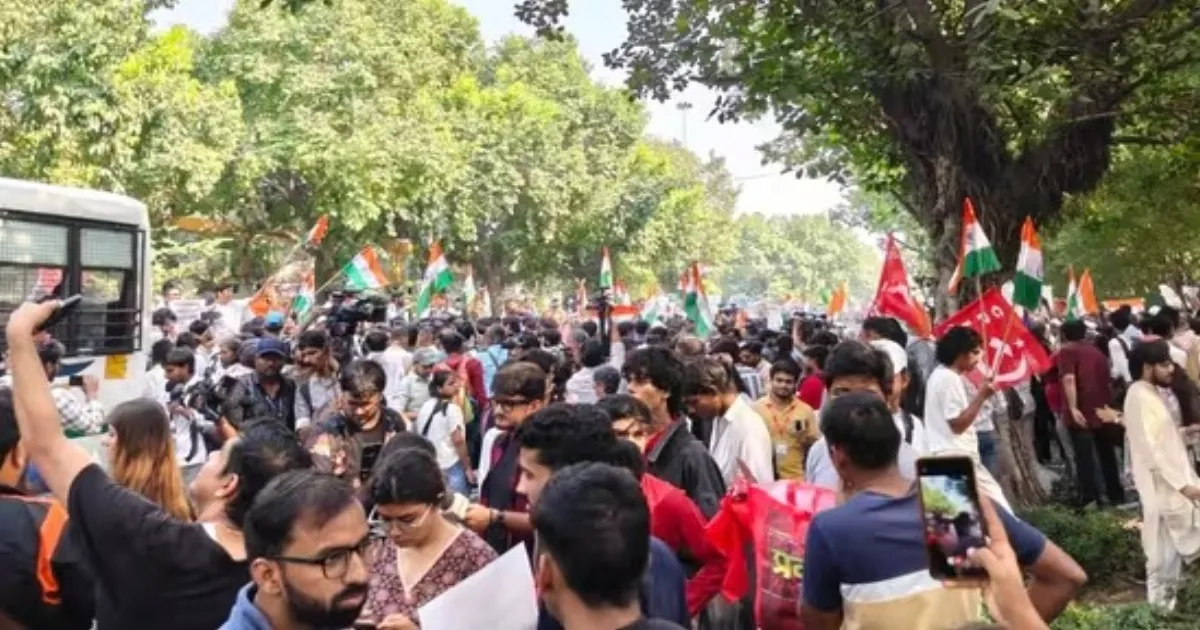 Traffic Advisory Issued in Delhi as Protesters March Towards ECI Office