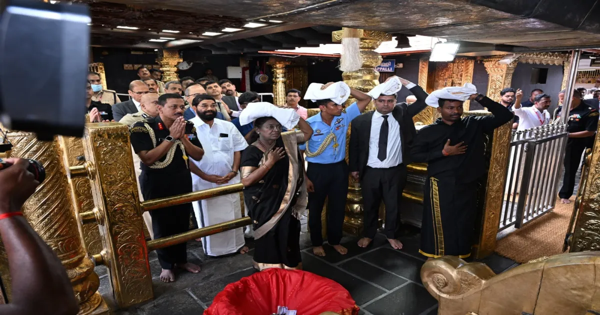 President Murmu Visits Sabarimala, Performs Irumudikettu Ritual at Pampa