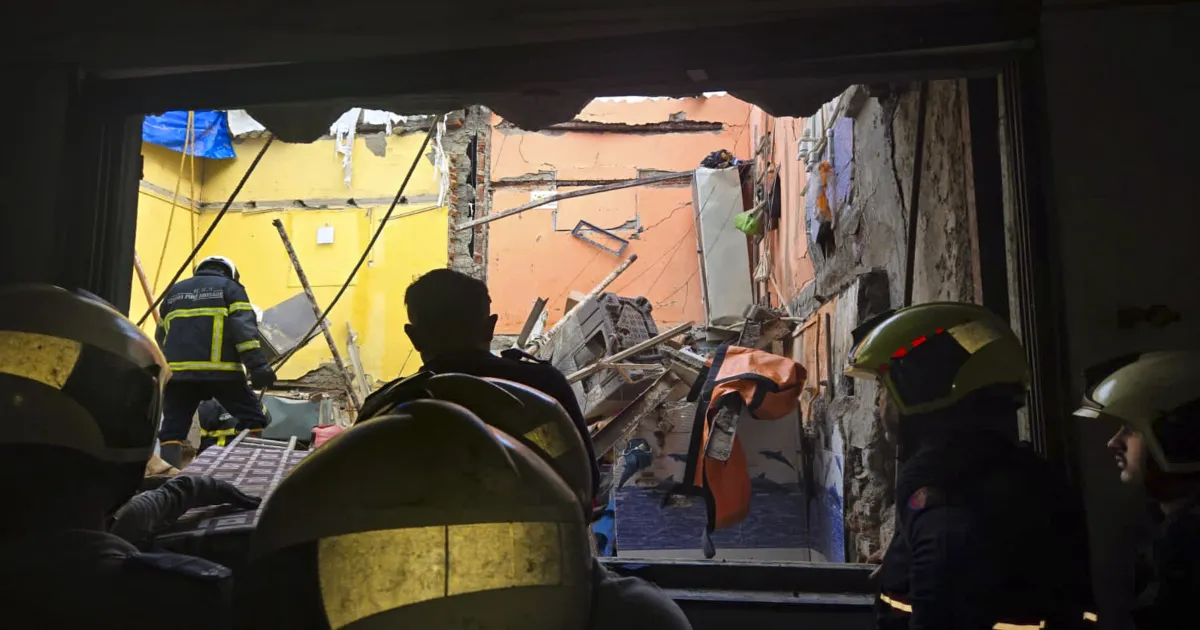 mumbai-chawl-collapse-injures-15-rescue-underway