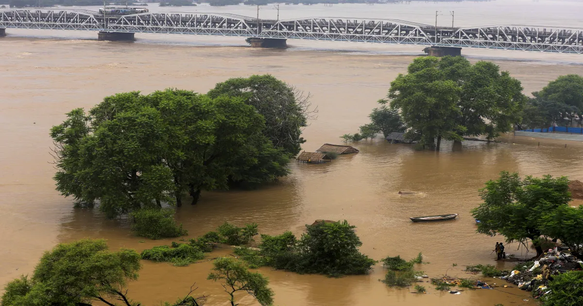 UP Floods Devastate 13 Districts, Ganga Overflows