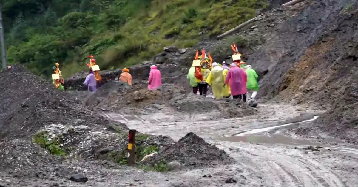 uttarkashi-cloudburst-one-body-found-dozens-missing-in-flood-chaos