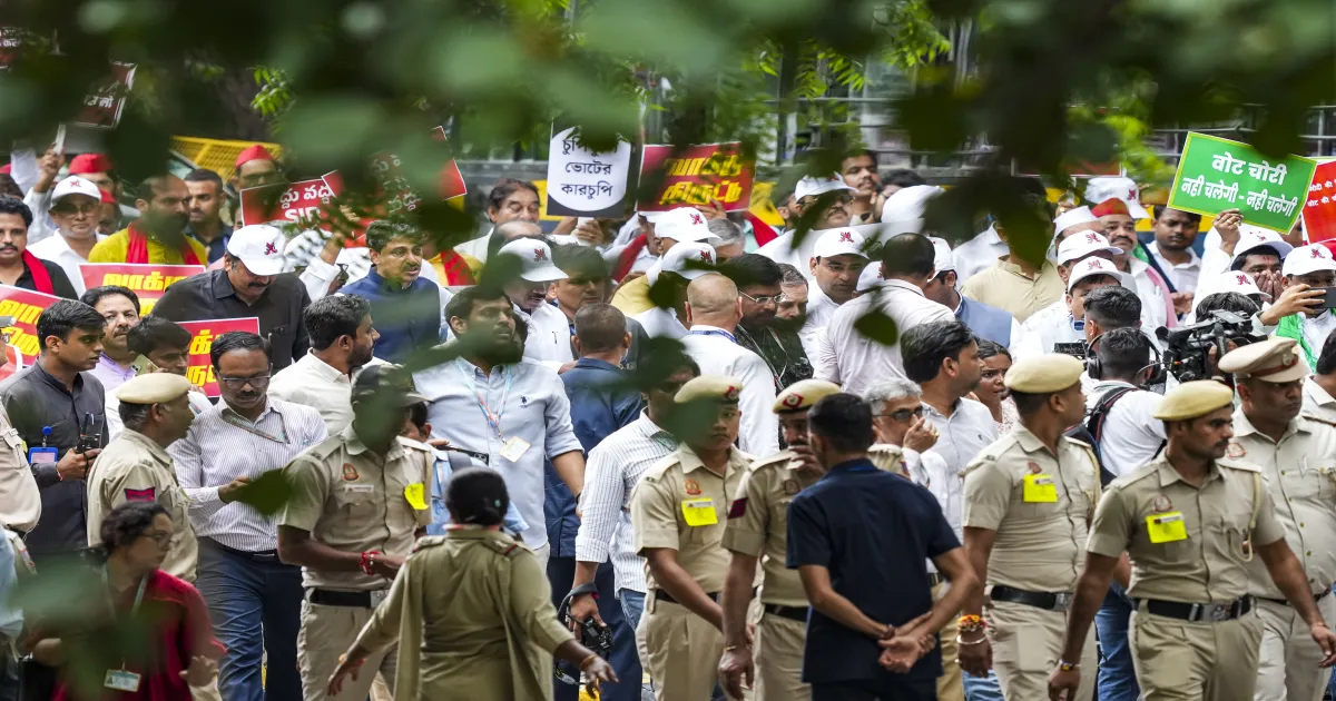 Opposition MPs Stopped During March to Election Commission
