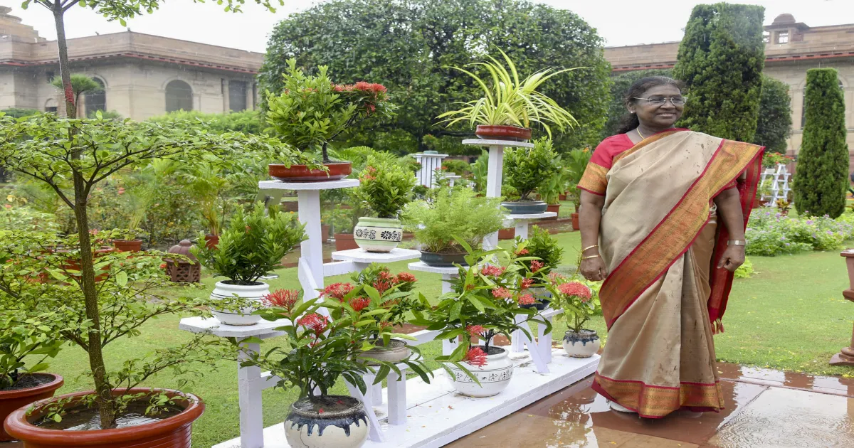 President Unveils Amrit Udyan Summer Spectacle