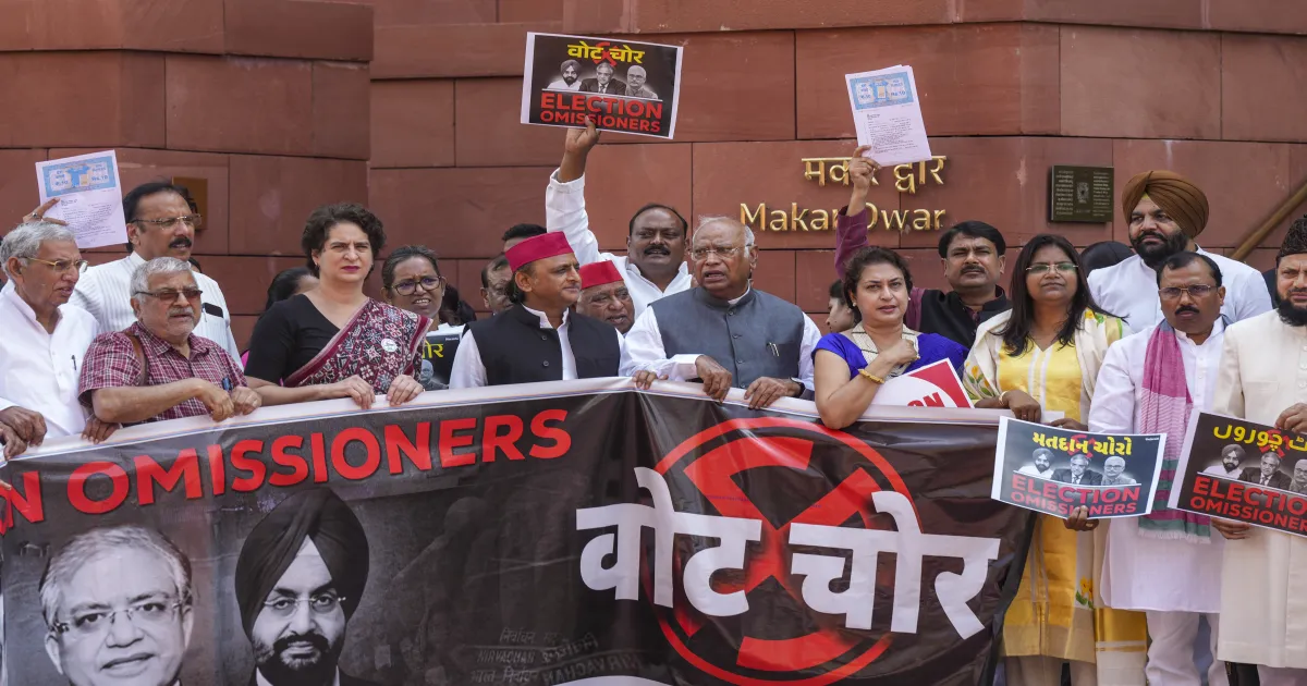 ‘Vote Chor’ Slogans Echo in Parliament Complex