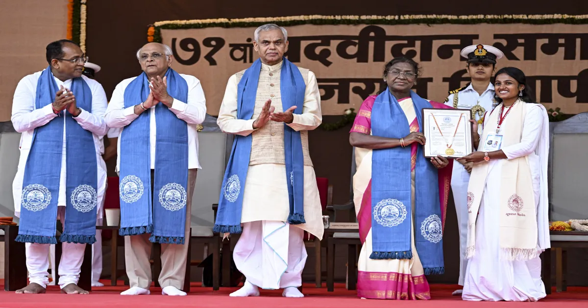 President Murmu Inspires Youth to Serve Society and Support Nation-Building