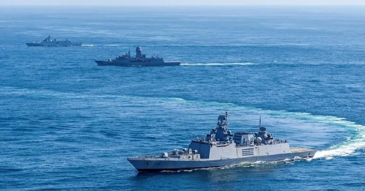 Suspicious Boat Off Raigad Coast Sparks Security Alert in Maharashtra