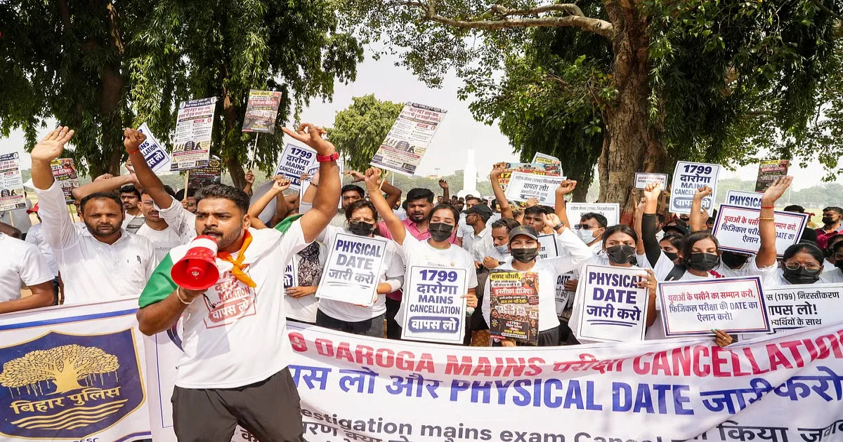Patna Streets Flood As Police Job Candidates Protest Recruitment Exam Cancellation In Bihar