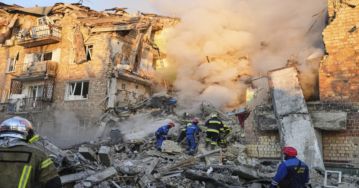 Ukraine Mourns 23 Dead as Peace Talks Stall