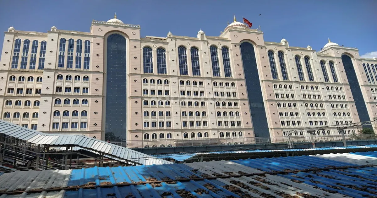 Mumbai Hospital Files Rs 125 Crore Case Against Trainee Doctor Over Posts