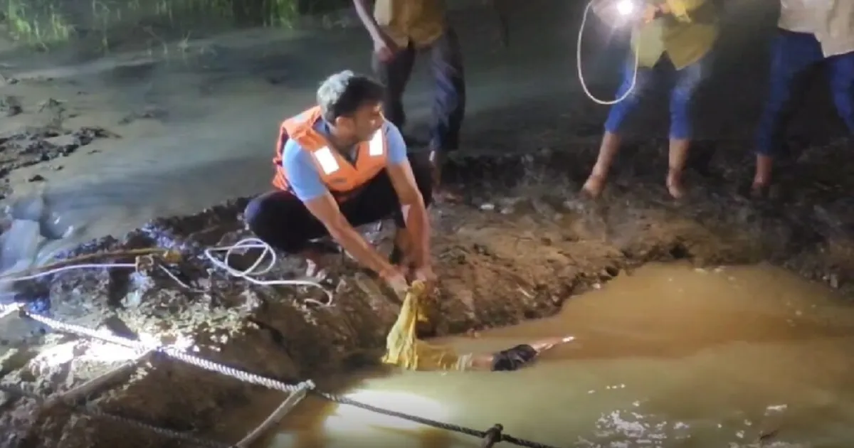 tragedy-in-satna-two-girls-drown-in-hidden-borewell