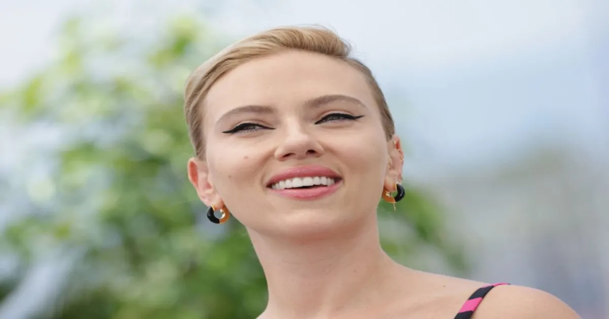 I'm Not Working! Scarlett Johansson Opens Up About Refusing Fan Selfies