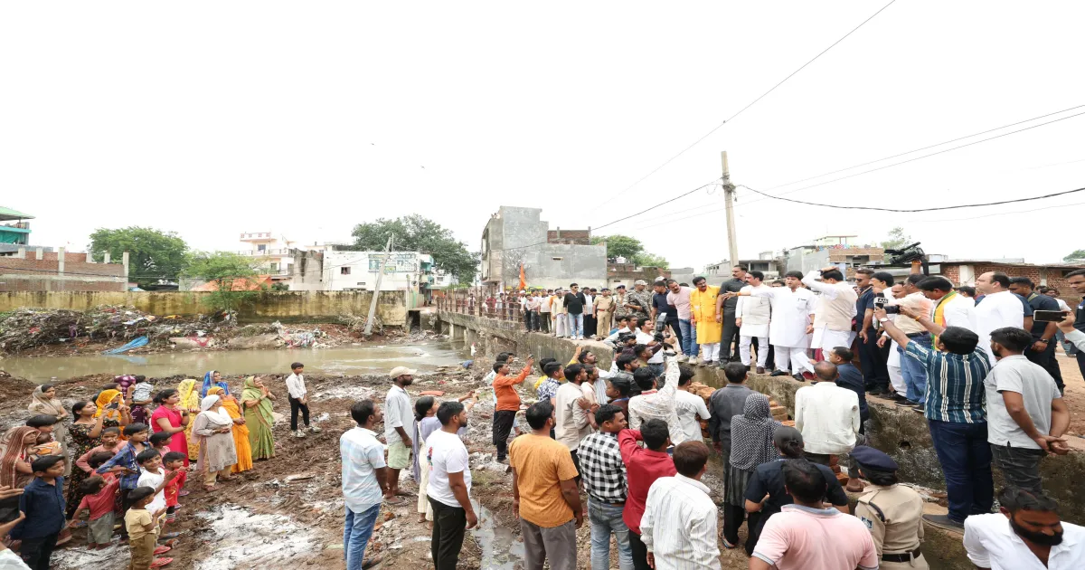 scindia-demands-immediate-insurance-payouts-for-flood-h