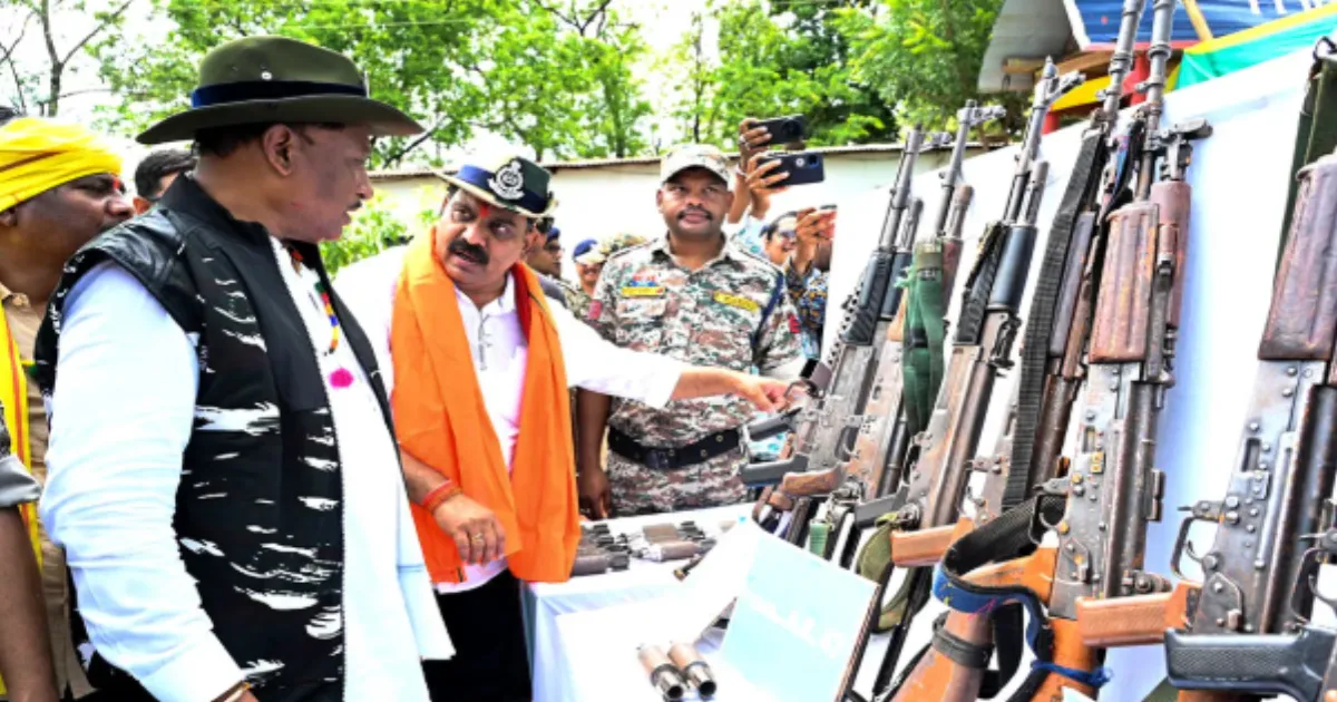 Mass Surrender Shakes Chhattisgarh: 22 Top Naxalites with Rs 37.5 Lakh Bounty Quit Armed Struggle!